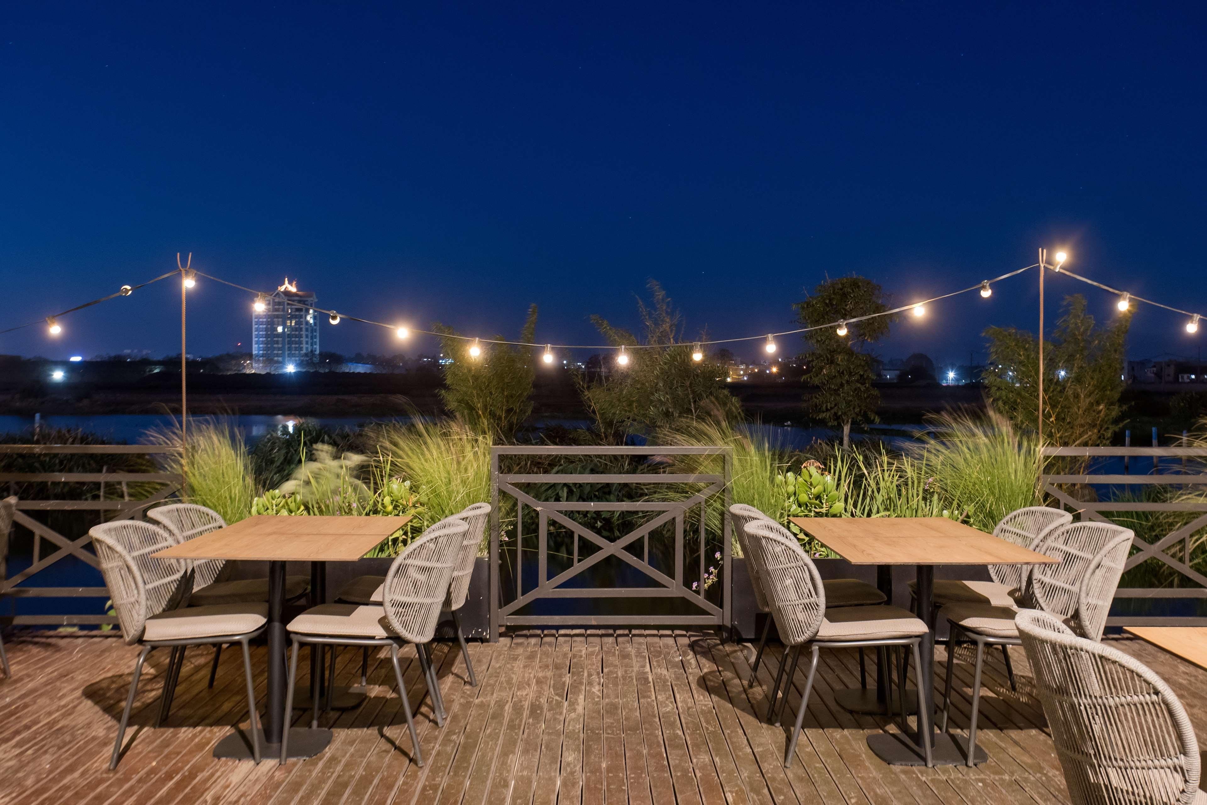 Radisson Blu Hotel Antananarivo Waterfront Exterior photo
