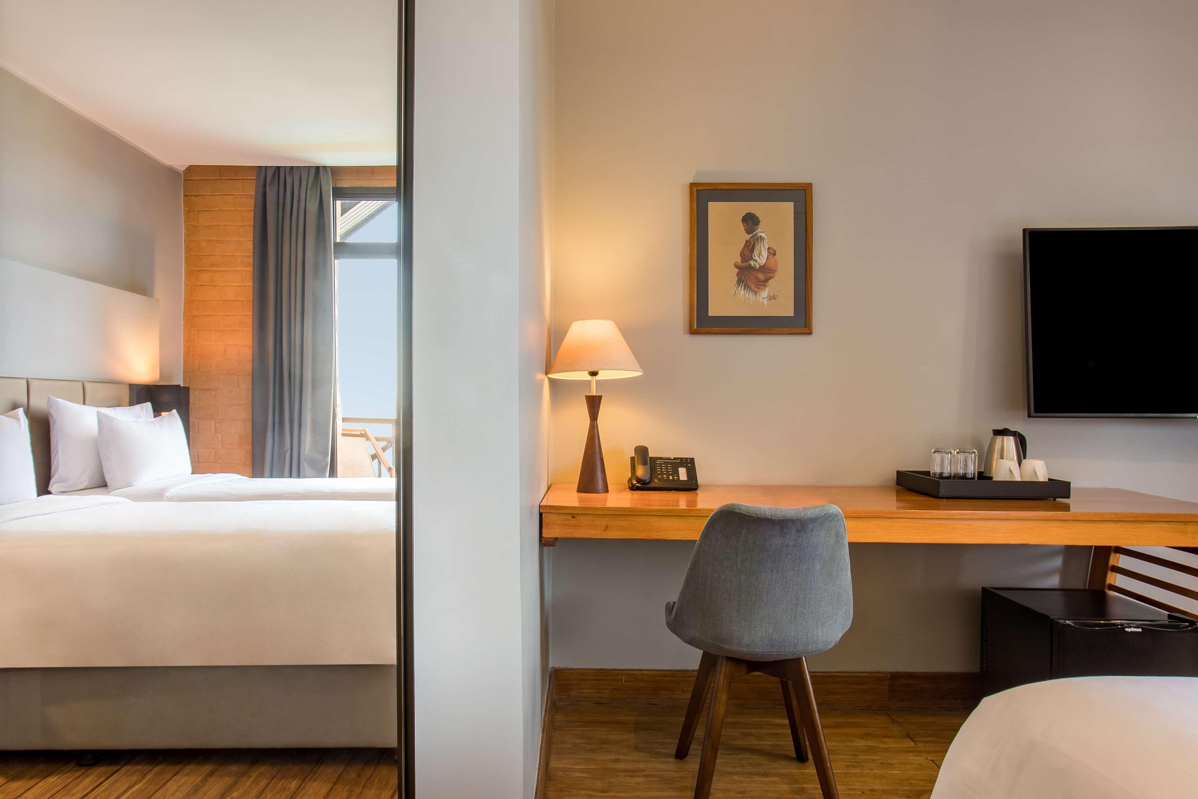 Radisson Blu Hotel Antananarivo Waterfront Exterior photo