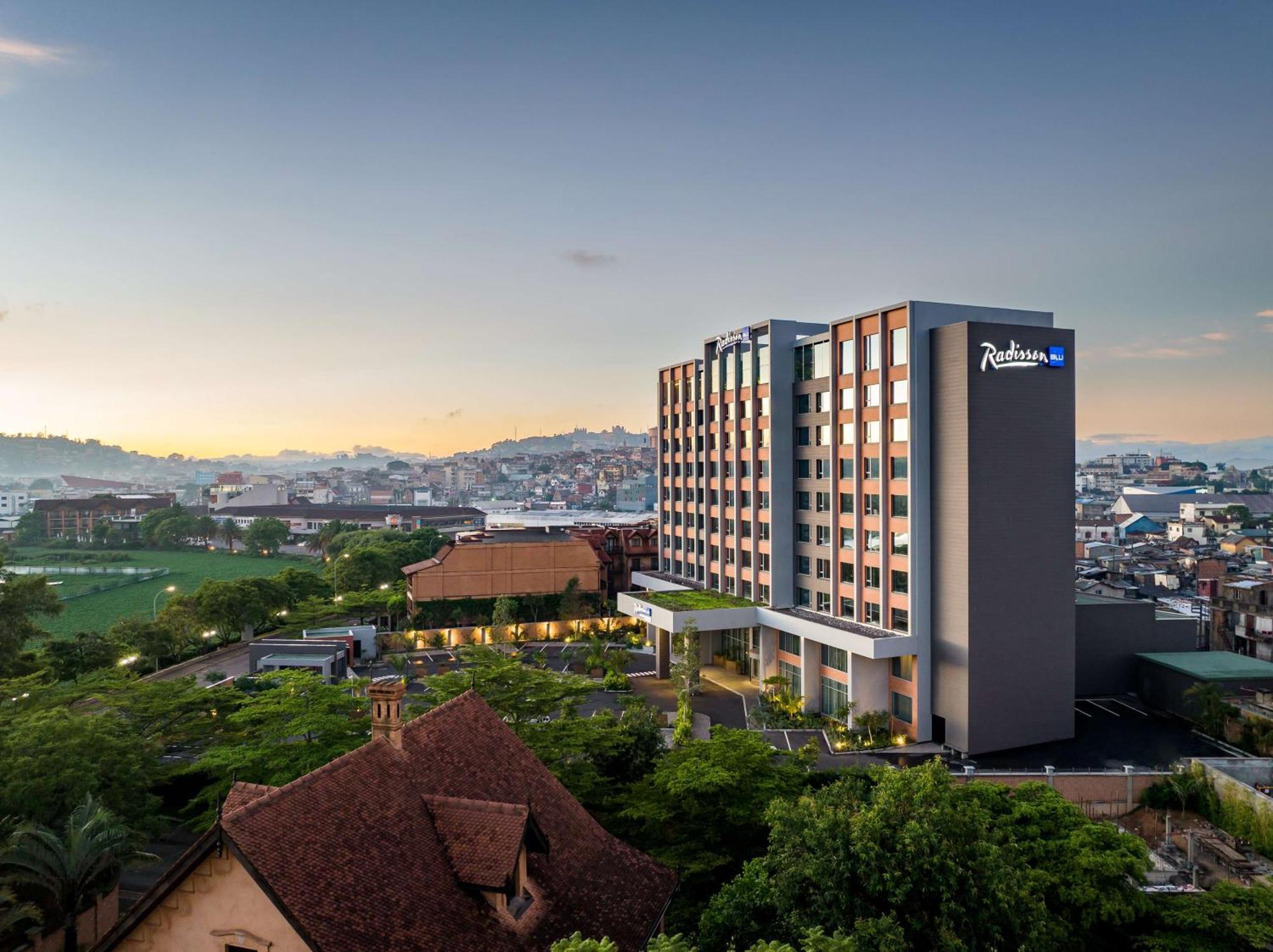 Radisson Blu Hotel Antananarivo Waterfront Exterior photo